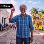 Idoso feliz com antecipação do INSS.