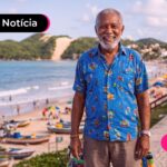 Homem idoso em Natal com expressão feliz.