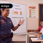 Pessoas em curso pra virar bombeiro civil.
