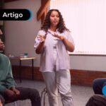 Pessoas em curso de oratória gratuito.