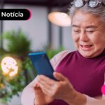 Idosa recebe alerta no Whatsapp sobre o INSS.