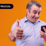 Idoso sabendo sobre margem unificada para consignado INSS.