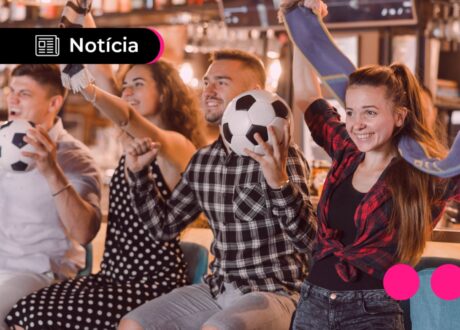 Ausência no trabalho para ver jogo do Brasil sem o chefe saber gera demissão? Entenda