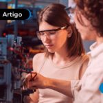 Pessoas fazendo curso técnico pelo educa mais Brasil.