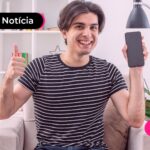 Homem feliz com desenrola para Adimplentes.