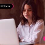 Pessoa realizando restituição automática do Imposto de Renda.