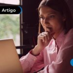 Ilustração de uma mulher adquirindo mais conhecimento sobre seguro prestamista.