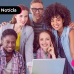 Jovens olhando edital do Fies 2026.